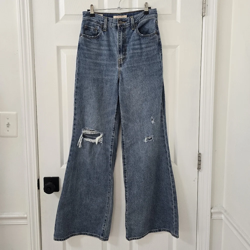 Levi's High Loose Flare Jeans Size 26 - Picture 3 of 7